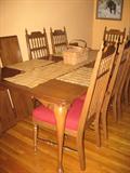 Maple dinning table-with pads