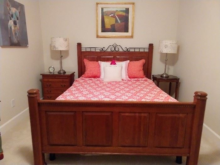 Cool queen size pine trundle bed, by Bob Timberlake.