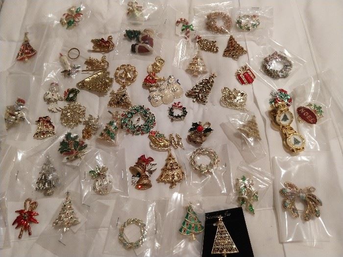 Oh yes, what's a drawer full of Mom's vintage jewelry, without Christmas pins, brooches, doo dads, etc?