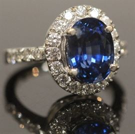 LOT #5051 - LADY'S NATURAL BLUE SAPPHIRE 18KT RING, W/ GIA