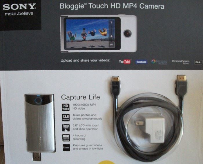 SonyBloggie never used still in package.