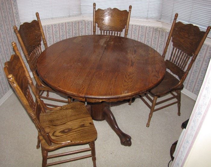 The kitchen table and chairs are quite serviceable.