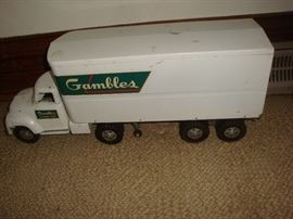 Very nice vintage Gambles truck
