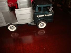 Super condition on this Structo Dispatch....missing the other side chain but otherwise super