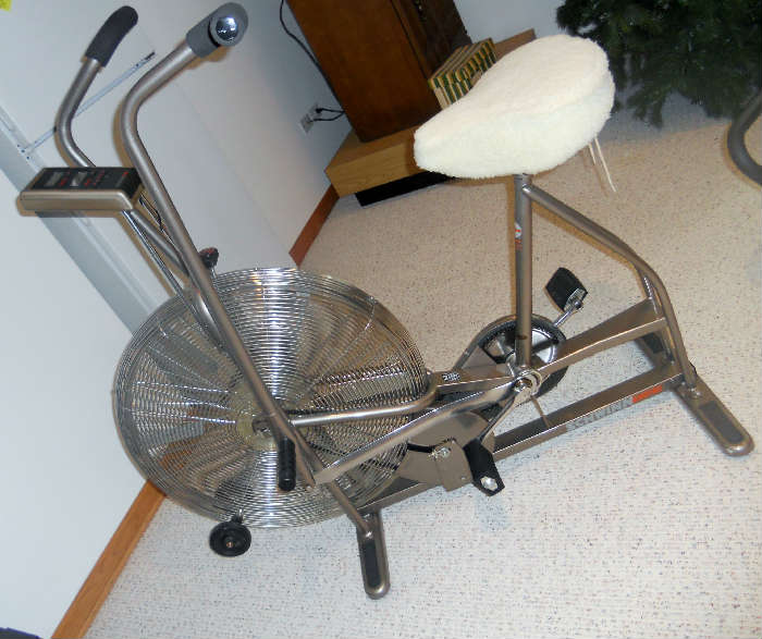 LOTS OF GOODYS ESTATE SALES