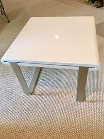 Contemporary coffee/side table