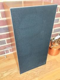 B&O 4702 Beovox sound system with speakers.