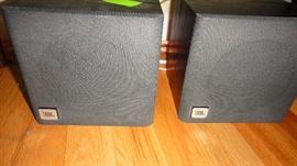 JBL Speaker set, has center speaker also