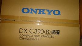 Onkyo DX-C390B, Compact Disk Changer