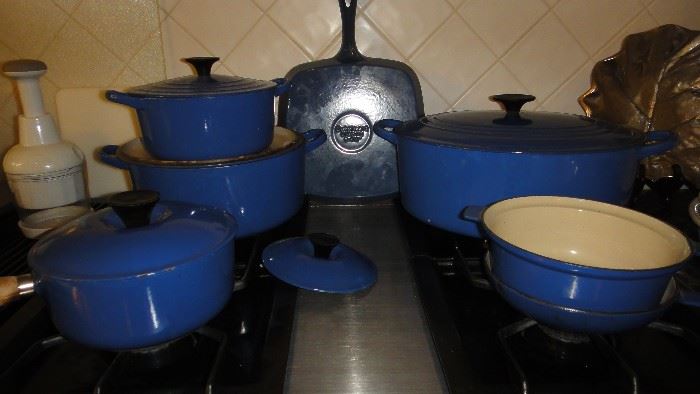 Le creuset roaster/ Fry pans, Cuisinart cast Iron pans