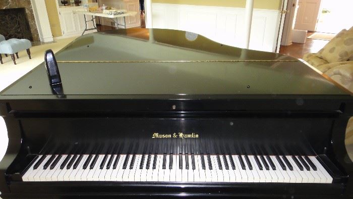 Mason and Hamlin grand piano, completely refurbished, excellent condition 