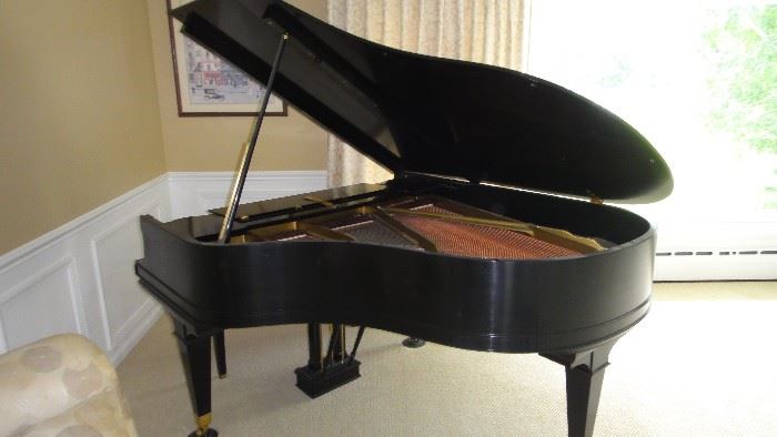 Mason and Hamlin grand piano, completely refurbished, excellent condition 