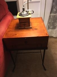 Cute end table (matches coffee table) with two drawers for storage (top lifts up and there's a little drawer below for pens, paper, etc...)