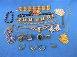 Gold Jewelry, Costume Jewelry, Rings, Bracelets, Earrings, Diamond Jewelry