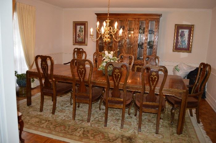 American of Martinville circa 1970's in pristine condition. Comes with 8 side chairs and 2 arm chairs. 118" x 46" with 2 leaves.  74" x 46" w/o leaves
