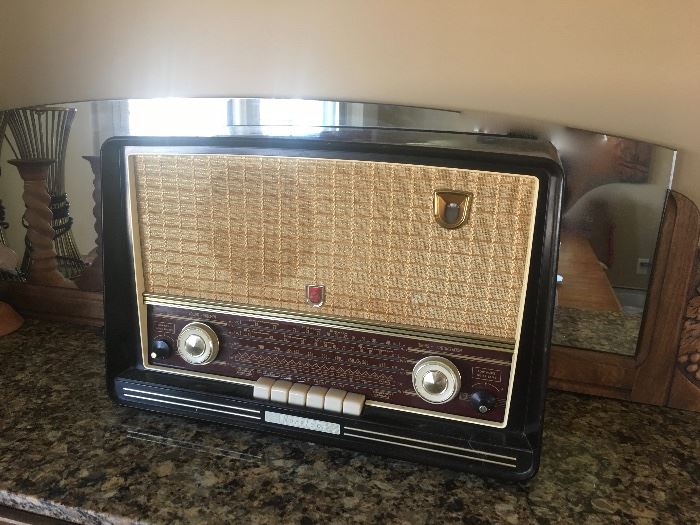 Vintage Norelco radio
