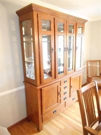 Display cabinet, with leaded glass top windows, mirrored back with glass shelves