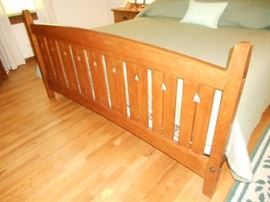 Mission style footboard
