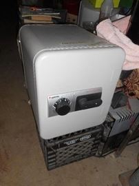 Combination Safe Sentry Model 5260  In very good condition , with combination, one hour fire rated.  We have the combination, Yes!