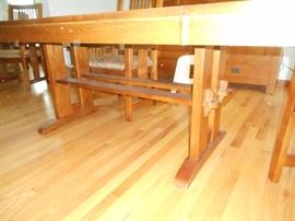 underside view of the stretcher