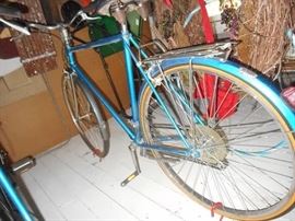 Mens Motobecane 10 speed bicycle  , in very good condition