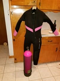 ladies wet suit with aluminum tank 6mm