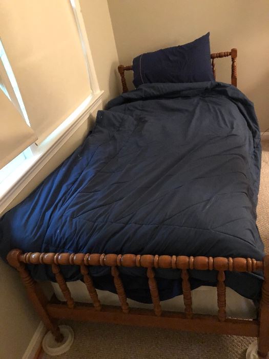 Antique twin bed