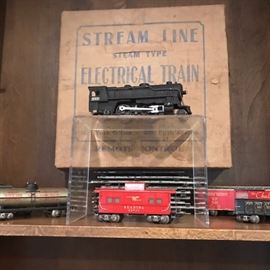 Vintage Marx train complete with original box plus the instructions.