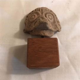 Miniature head on stand. Vintage, possible ancient.