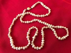 Vintage fresh water pearl necklace.