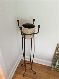 Planter with stand 20