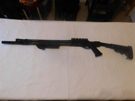 Remington Pump action 12 gauge Tactical Shotgun, Blinking 5-star laser red, Vent rib, illuminated site, Adjustable shoulder stock, matte black finish 18" barrel  Shell extension Already mounted 3" Chambered  (Never SHOT new in Box )