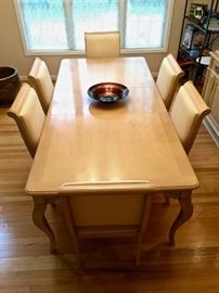 Thomasville large dinning table with 6 chairs, with matching, lighted hutch and side buffet table.