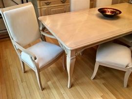 Thomasville large dinning table with 6 chairs, with matching, lighted hutch and side buffet table.