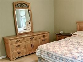 Thomasville bedroom set
