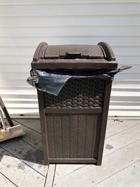 Suncast Outdoor Garbage Can