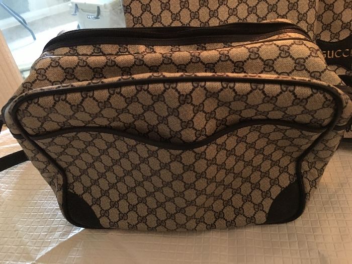 Gucci GG Supreme Overnight Bag