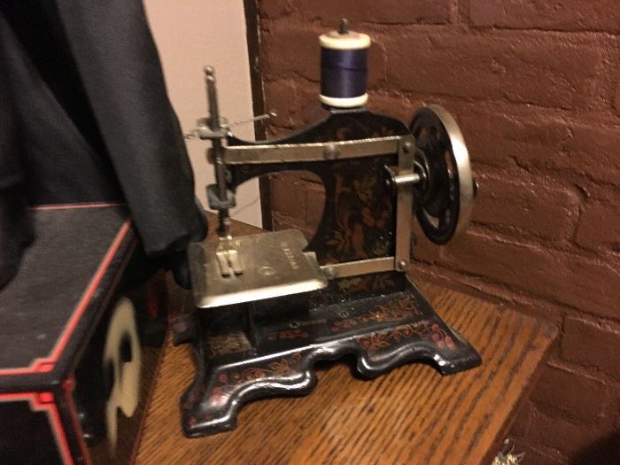 OLD Sewing Machine