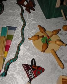 Chicken's eating - Folk Art