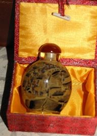 Chinese snuff box - Reverse painting in bottle