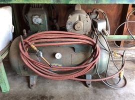 30 gallon air compressor, 220 volt