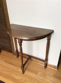Entry way table