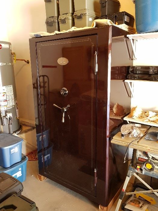 Browning Deluxe 45 gun safe. 72" tall by 42" wide by 25" deep. Interior lighting.