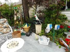 Birdbaths, Bird Houses, Outdoor Decorative Yard Art