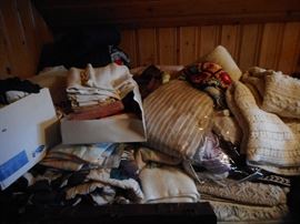 Blankets, Throws, Afghans 