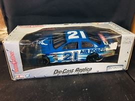 #21 Ken Schrader Die Cast Car