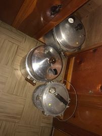 Vintage pressure cookers in all sizes