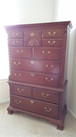 Thomasville chest of drawers