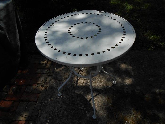 Metal yard table