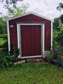 8x10 storage building in good shape